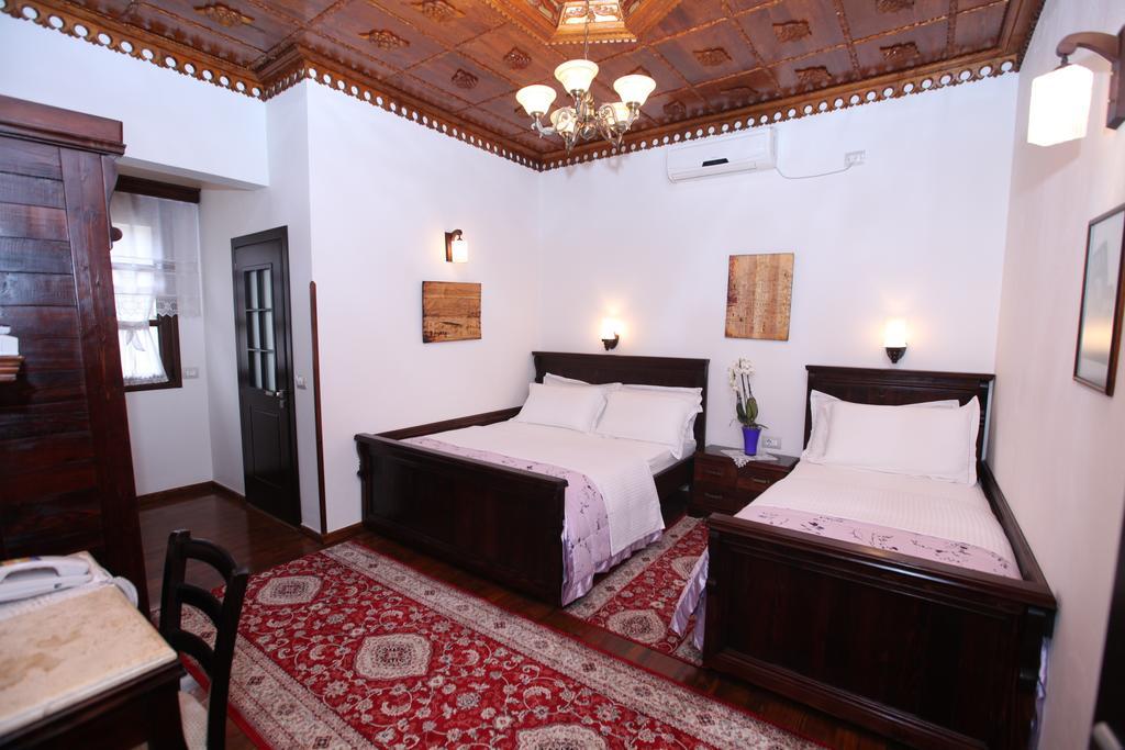 Antipatrea Hotel Berat Exterior foto